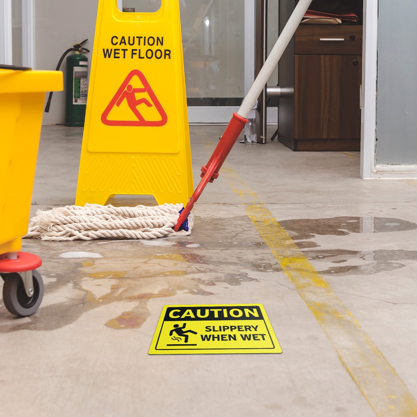 6 x 4in Warning Sticker: Caution Slippery When Wet Floor Sign (2-Pack)